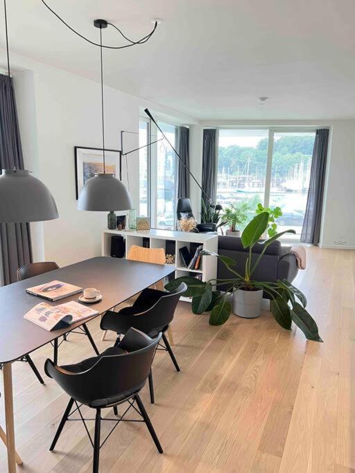Bo Med Stil Og Udsigt Til Aarhus Lystbadehavn Διαμέρισμα Εξωτερικό φωτογραφία