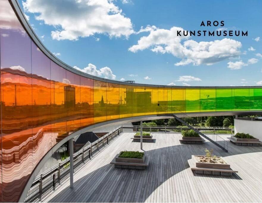Bo Med Stil Og Udsigt Til Aarhus Lystbadehavn Διαμέρισμα Εξωτερικό φωτογραφία