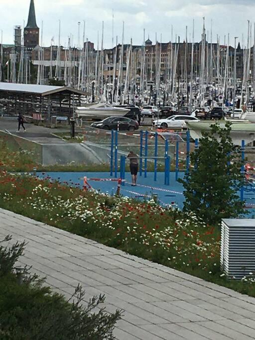 Bo Med Stil Og Udsigt Til Aarhus Lystbadehavn Διαμέρισμα Εξωτερικό φωτογραφία