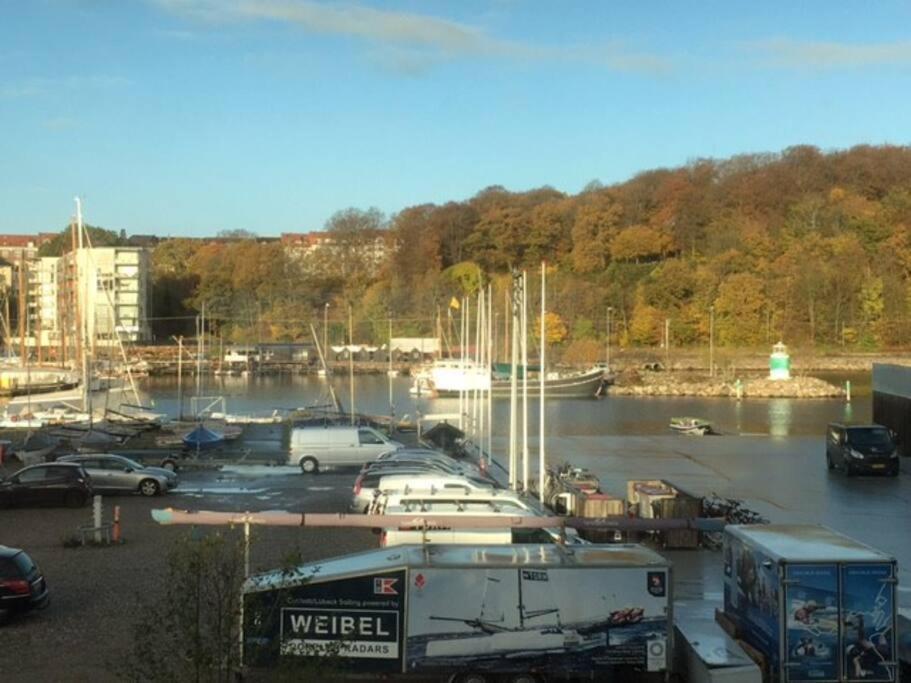 Bo Med Stil Og Udsigt Til Aarhus Lystbadehavn Διαμέρισμα Εξωτερικό φωτογραφία